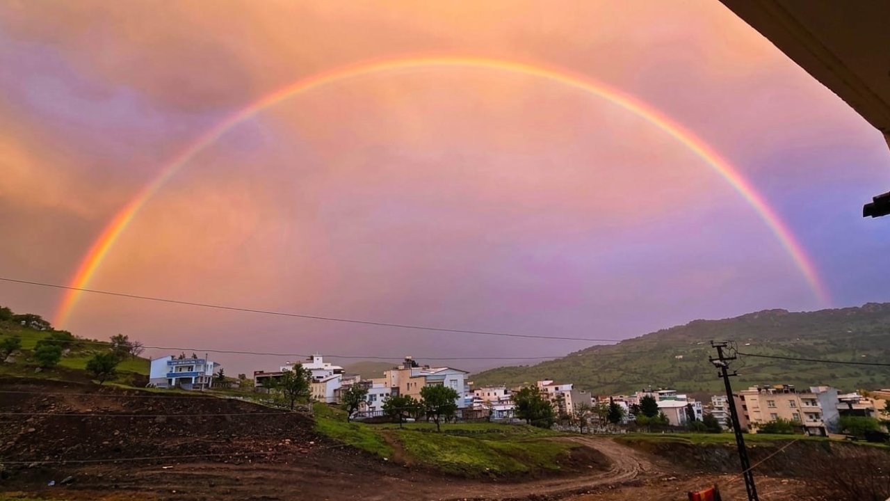 Çermik’te yağmur sonrası oluşan gökkuşağı görsel şölen sundu