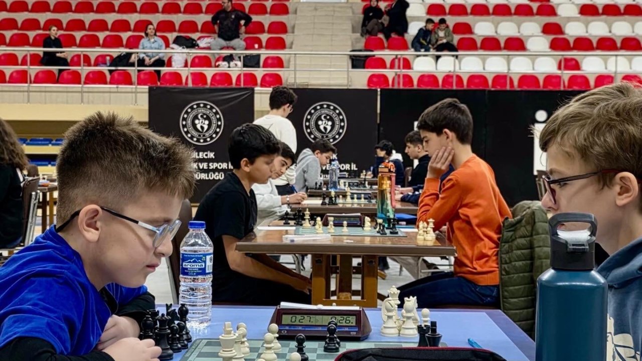 Bilecik’te 23 Nisan satranç turnuvası tamamlandı