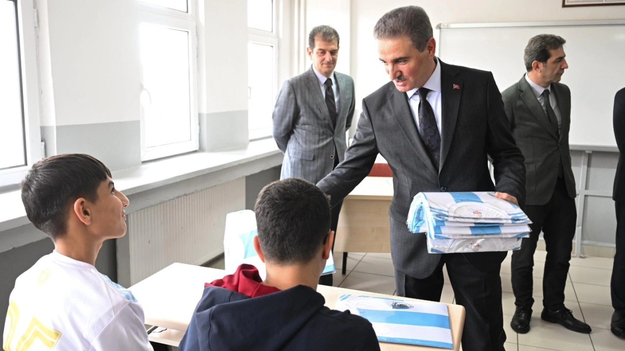 Vali Baruş, lise öğrencileriyle buluştu