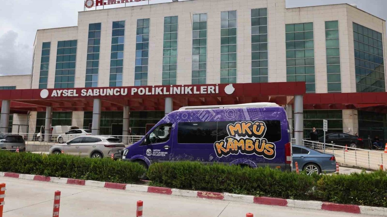 Hatay Büyükşehir Belediyesi, öğrencilerin ulaşımını kolaylaştıracak KAMBÜS’ü hizmete aldı