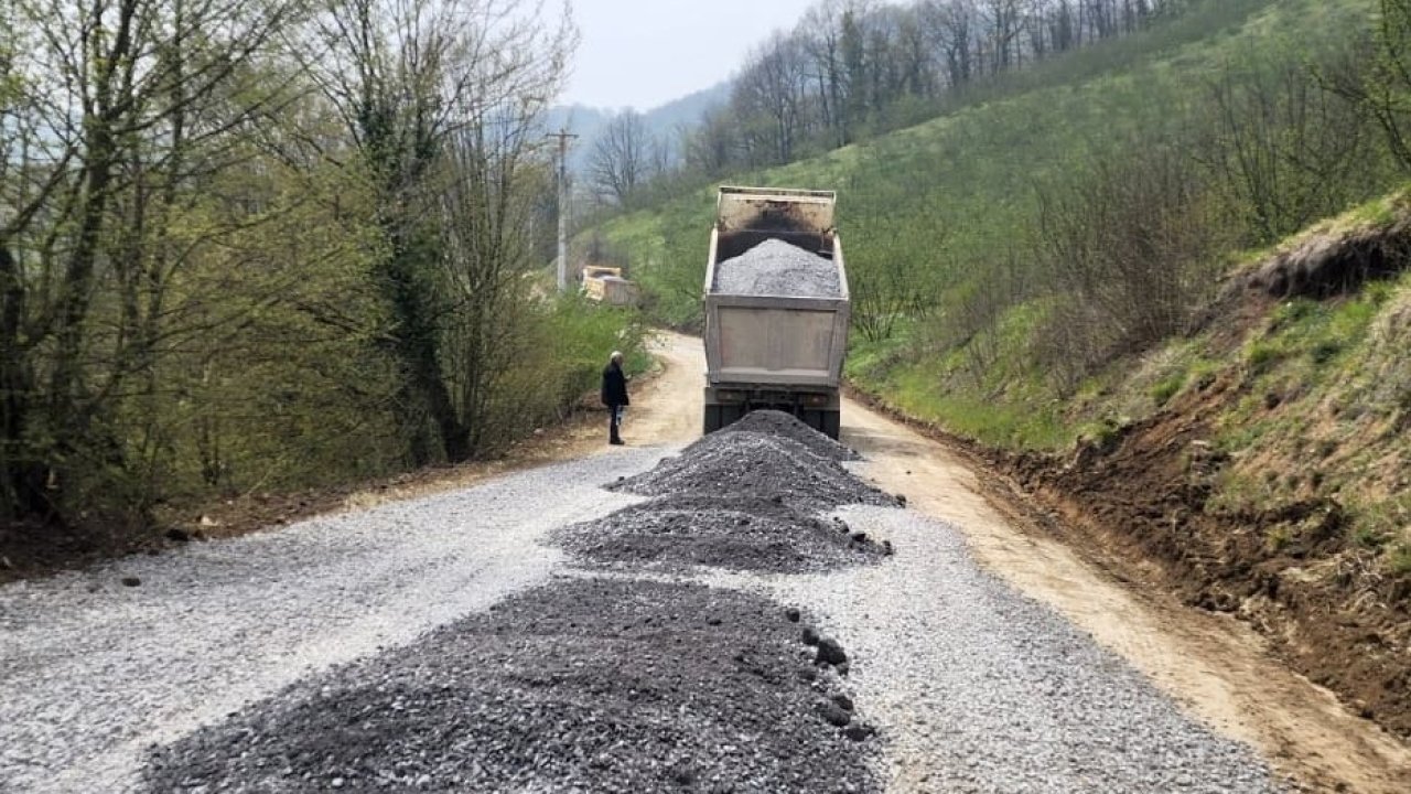 Gümüşova’da köy yolları yenileniyor