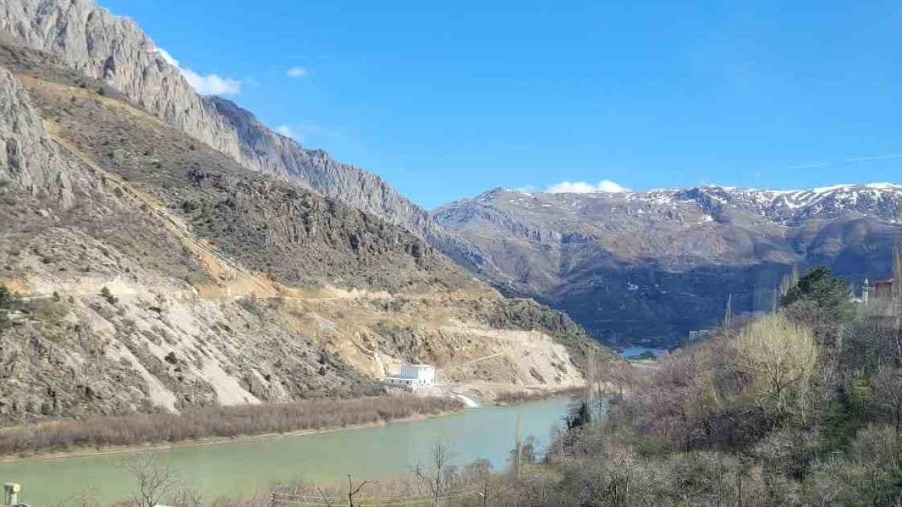 Kemaliye’de yol çalışması sonrası köylülerden asfalt talebi