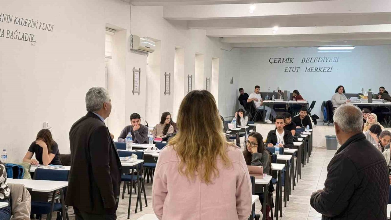 Başkan Karamehmetoğlu gençlerle bir araya geldi