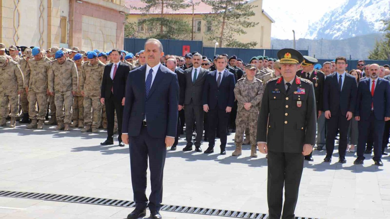 Hakkâri’nin kurtuluşu törenlerle kutlandı