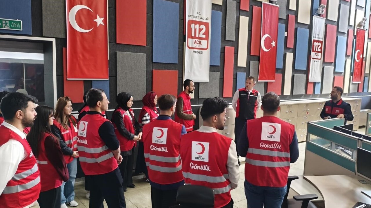 Kızılay gönüllülerine acil çağrı yönetimi anlatıldı