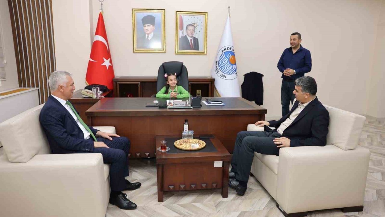 Minik Buğlem bir günlüğüne başkan oldu, ilk talimat park için geldi