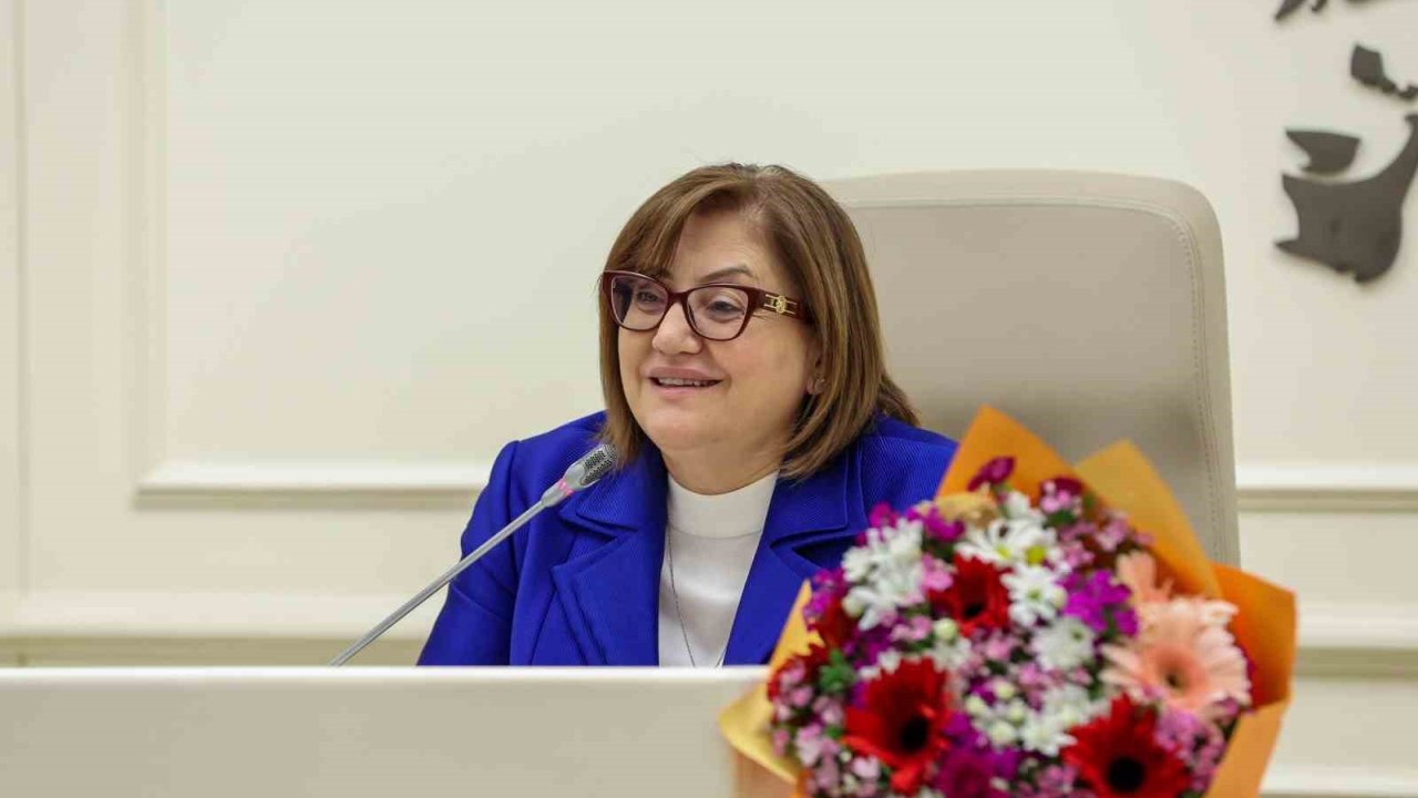 Şahin, başarılı sporcularla bir araya geldi