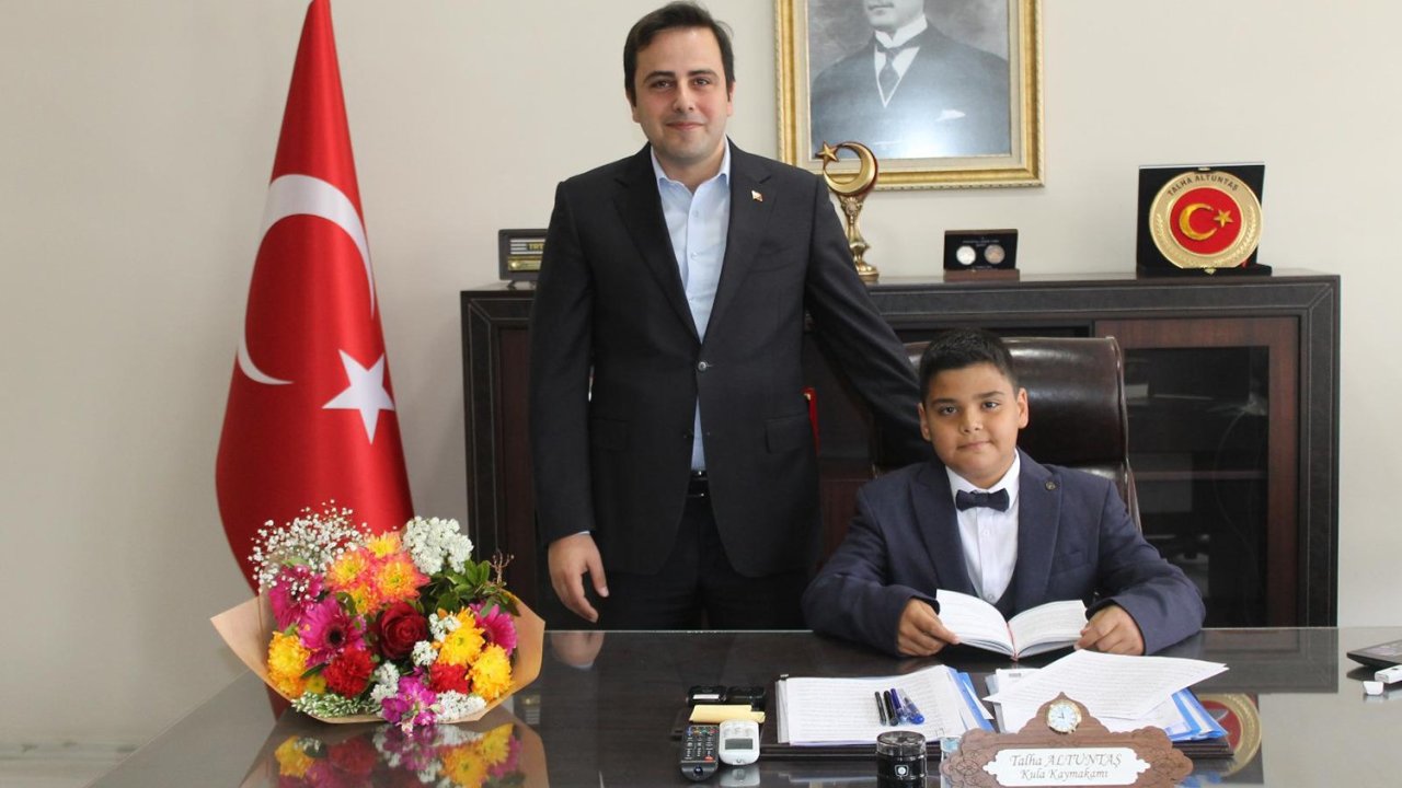 23 Nisan’da çocuklar protokol koltuklarına oturdu