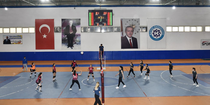 Kafkas Üniversitesi’nde Spor Şenliği Heyecanı Başladı