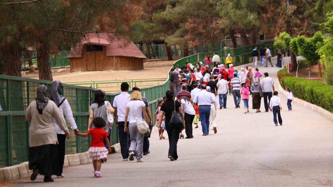 Büyükşehir’den 23 Nisan’da öğretmen ve öğrencilere anlamlı jest