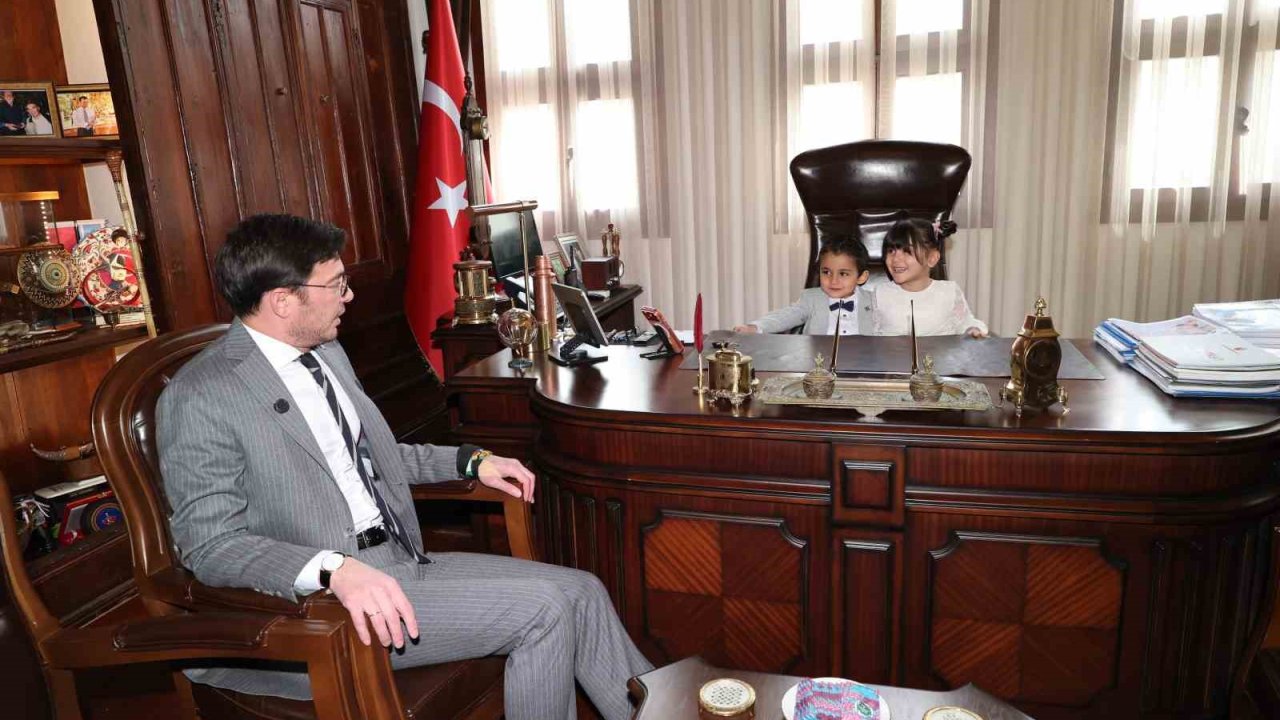 Başkan Yazıcıoğlu, makamını miniklere devretti