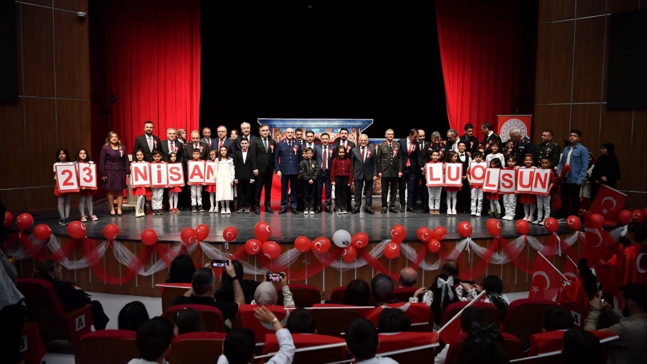 Başkan Büyükkılıç, çocukların bayram sevincine ortak oldu