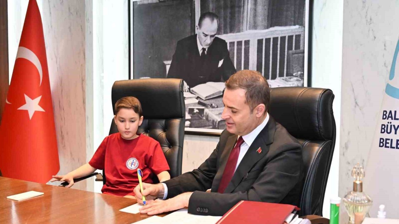 Başkan Akın, makamını çocuklara devretti