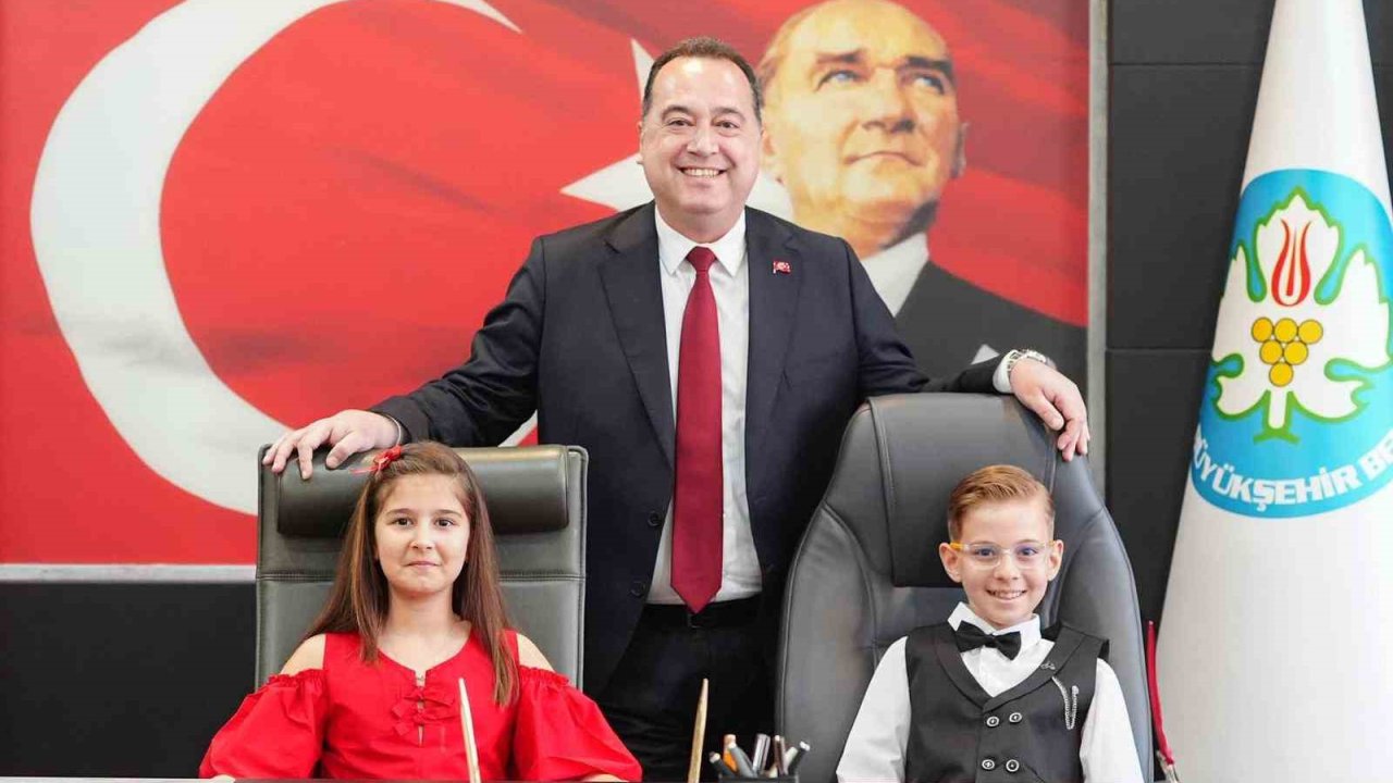 Başkan Dutlulu koltuğunu çocuklara emanet etti