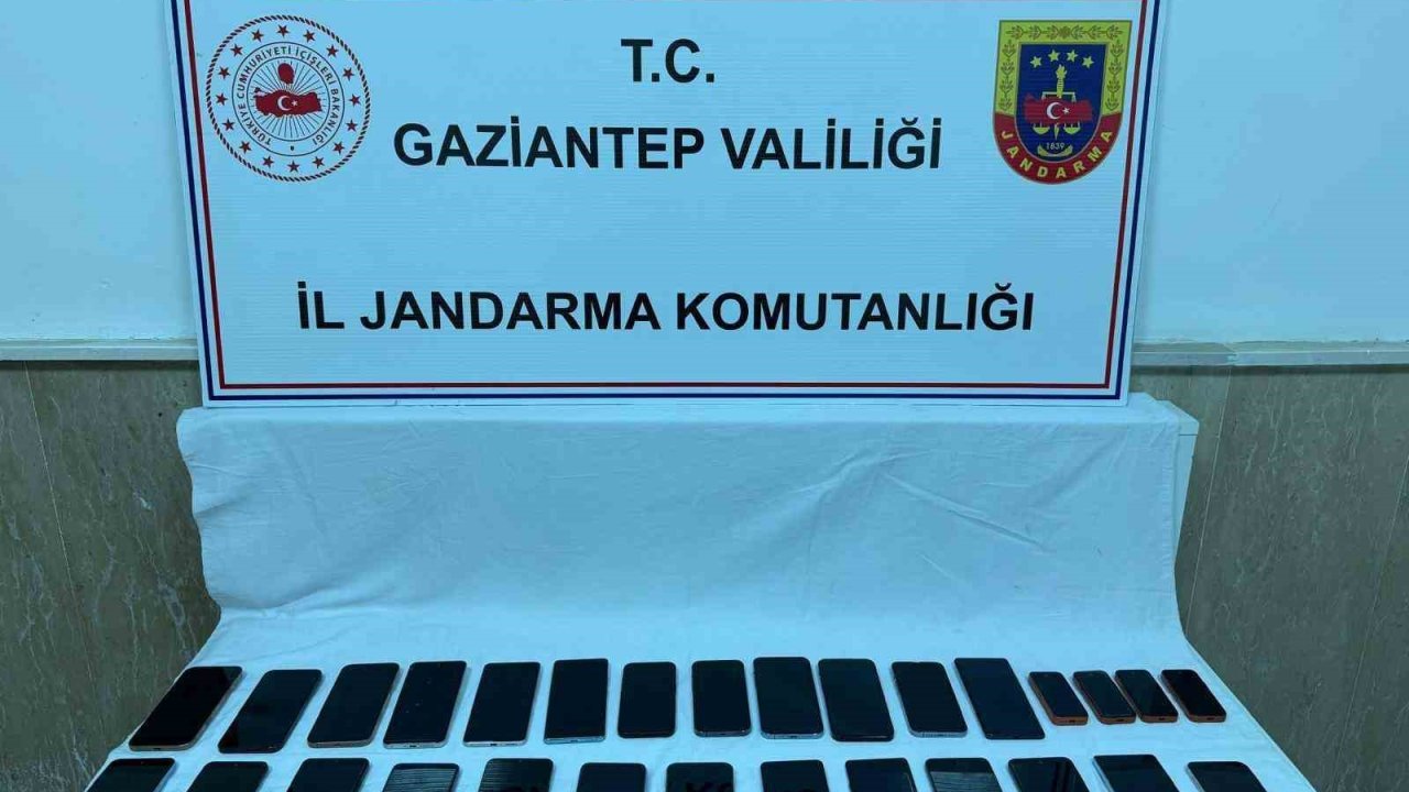 Gaziantep’te 1,7 milyon TL değerinde kaçak cep telefonu ele geçirildi