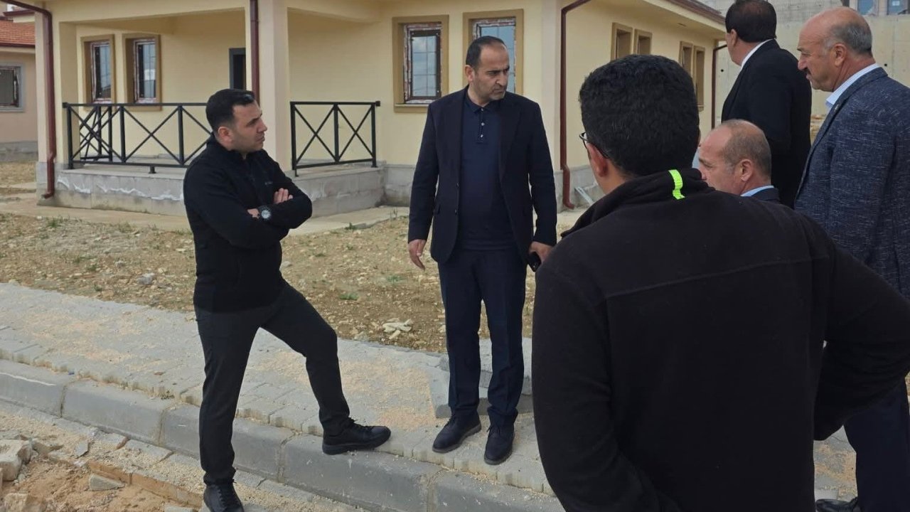 Harmanlı Beldesinde kalıcı konutlar ve cami inşaatı incelendi