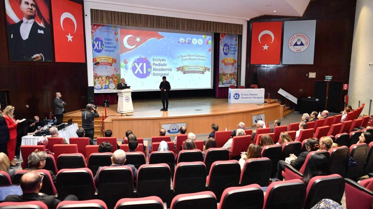 Başkan Büyükkılıç, 11. Erciyes Pediatri Akademisi Kongresi’nde hekimlerle buluştu