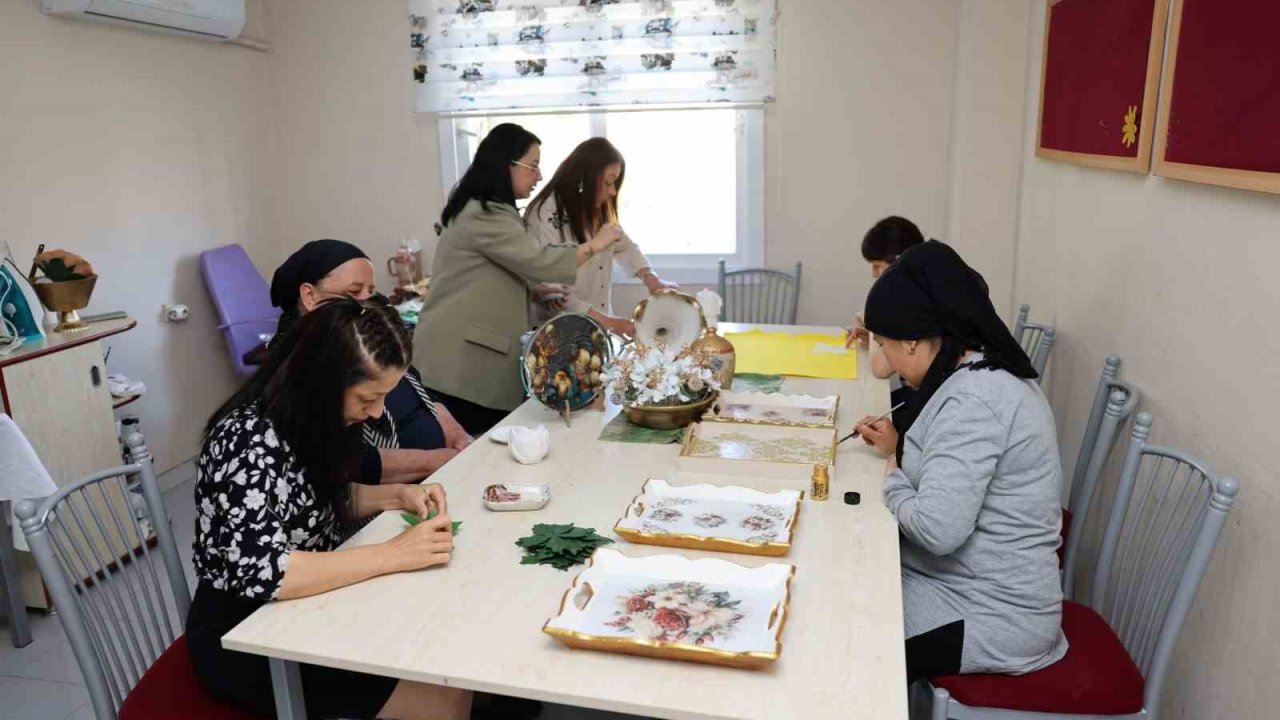 Sessizliğini sanatla aştı: İşitme engelli Sinem’in başarı hikayesi