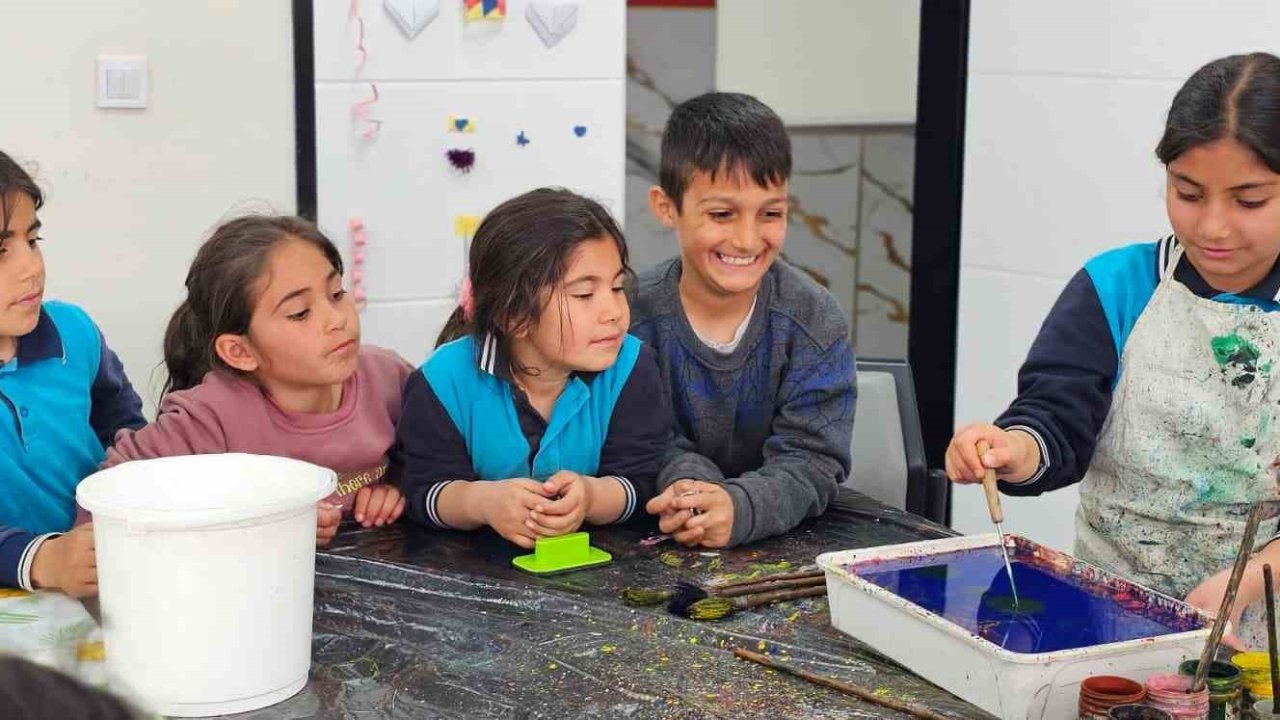 Hasköy’de ebru sanatına yoğun ilgi