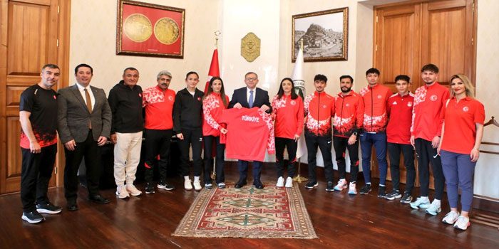 Kars Valisi Ziya Polat, Milli Atletleri Makamında Ağırladı
