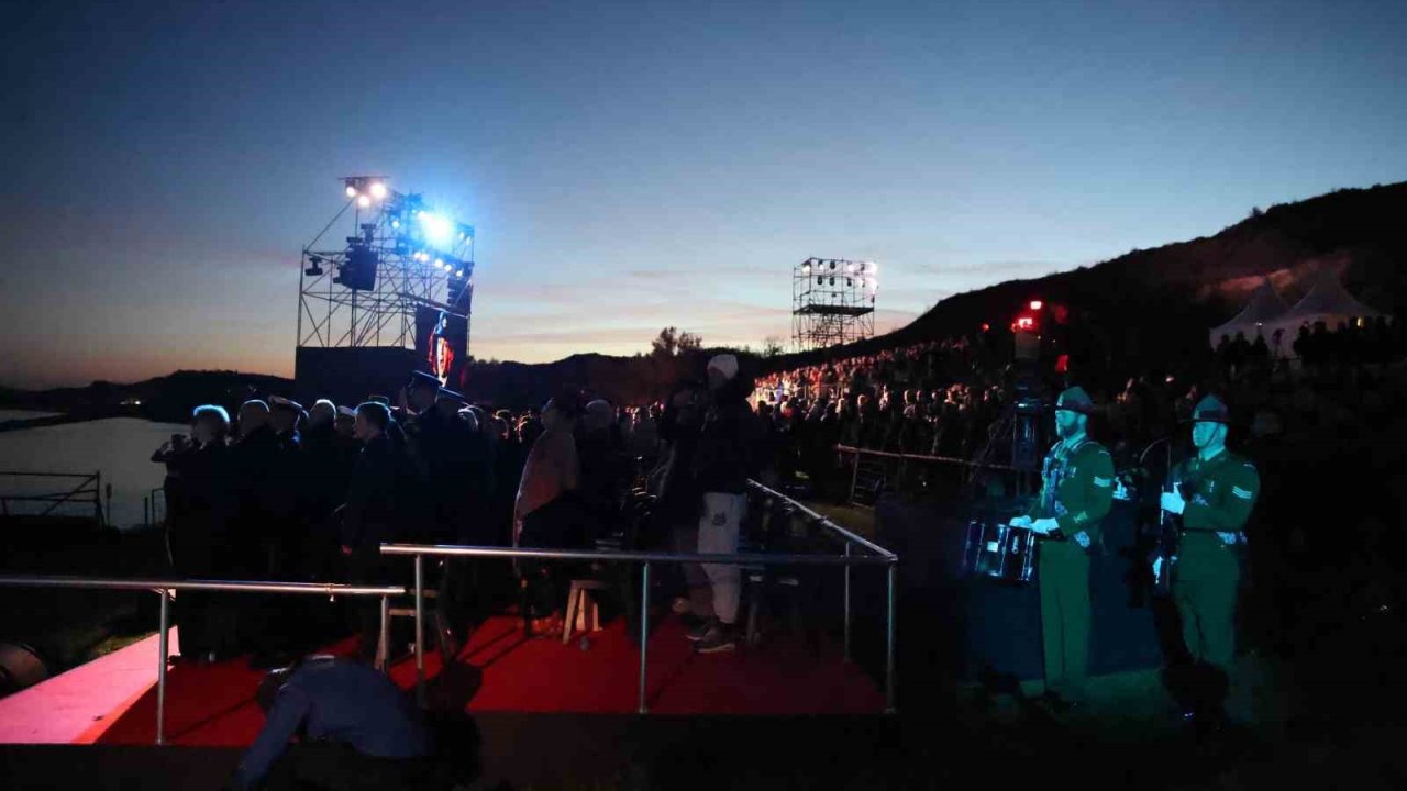 Anzaklar, ‘Şafak Ayini’ ile atalarını andı