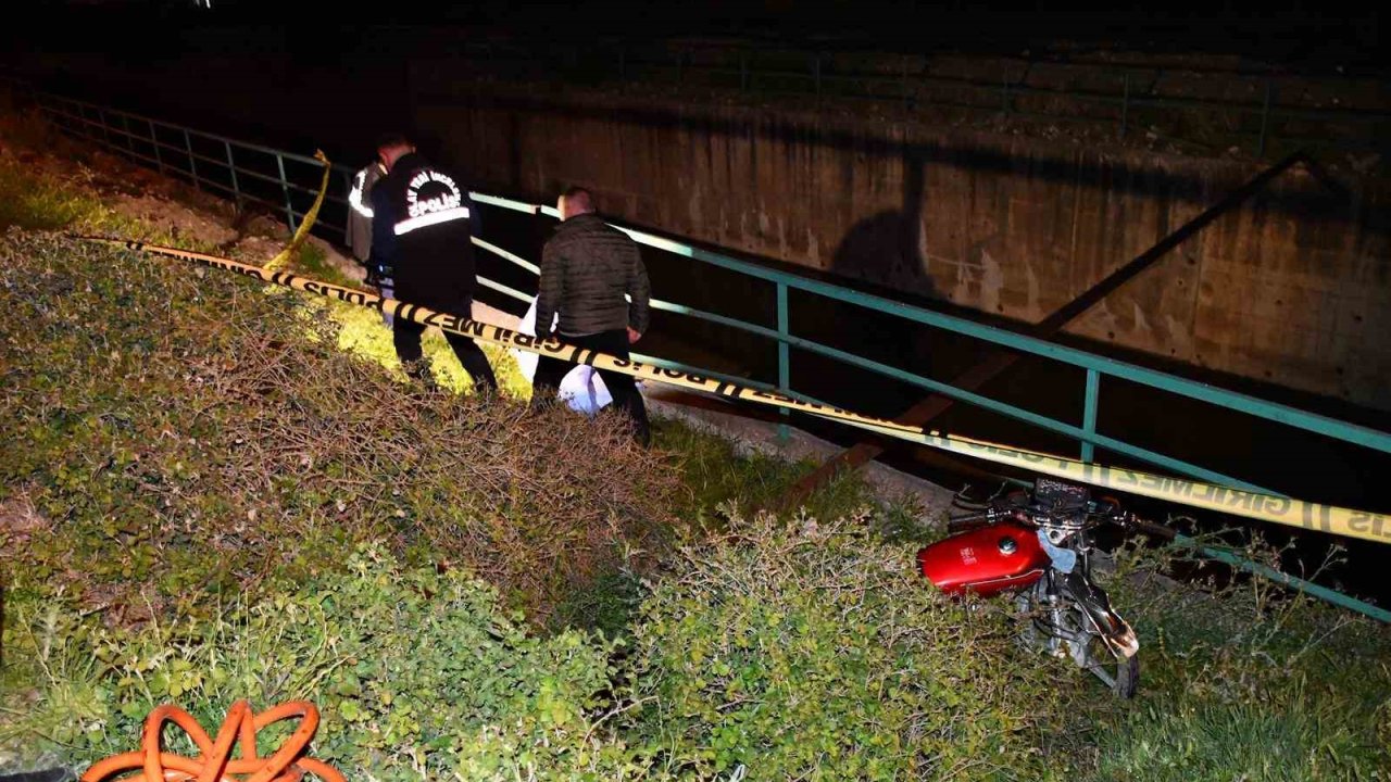 Gece karanlığında şarampole uçan motosikletin 29 yaşındaki sürücüsü öldü