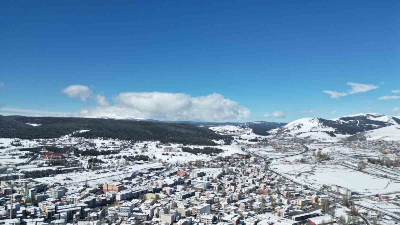 Kars ve Sarıkamış beyaza büründü: Doğu’nun masalsı kış manzarası havadan görüntülendi