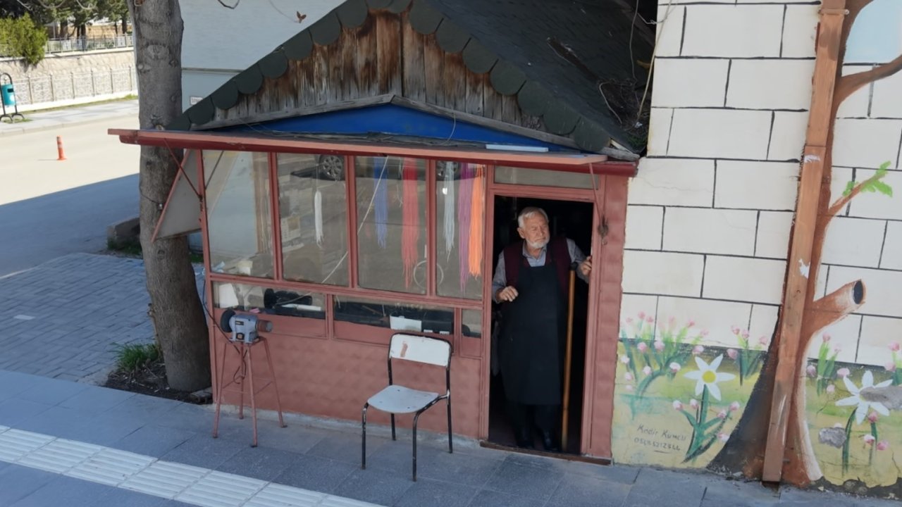 Küçük barakada 62 yıllık emekle 4 çocuğunu evlendirip, evini, arabasını aldı