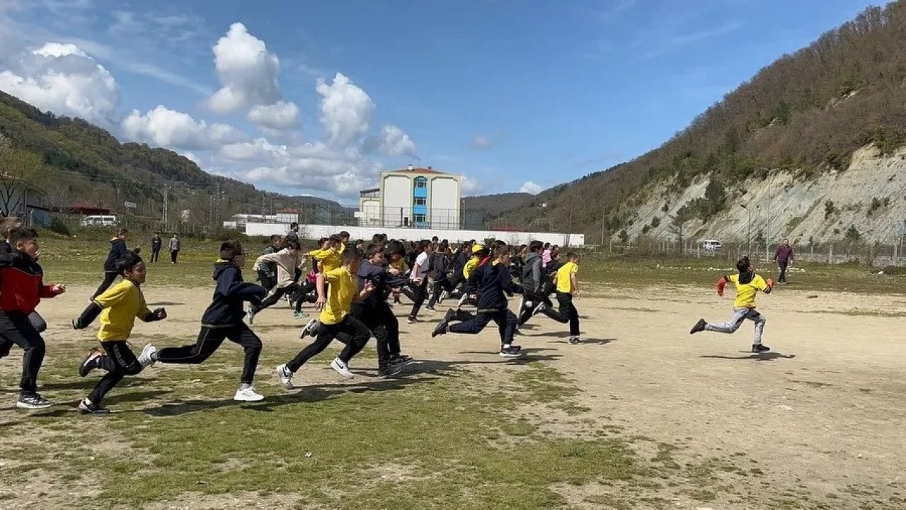 Sinop’ta çocuklar eğlenerek sağlıklı yaşamı öğreniyor