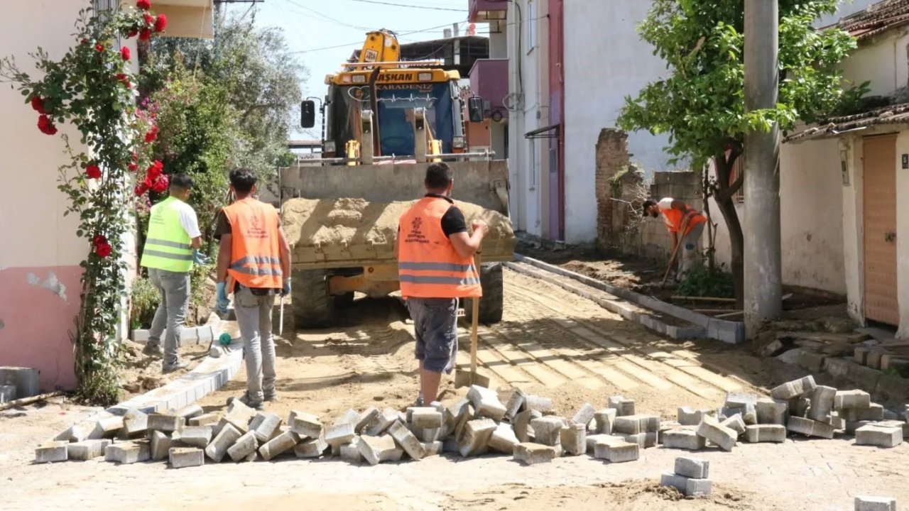 Yenipazar’da bozulan ve yıpranan parke taşları yenileniyor