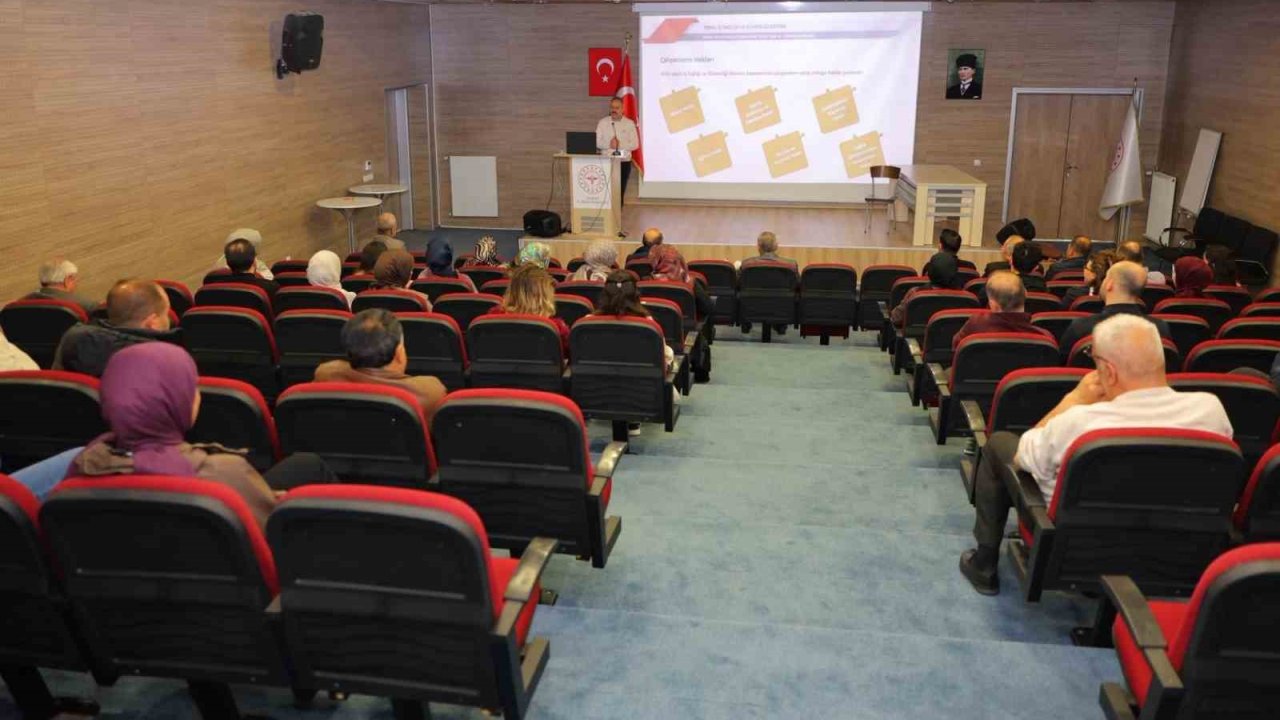 Bayburt’ta sağlık personeline iş sağlığı ve güvenliği eğitimi verildi