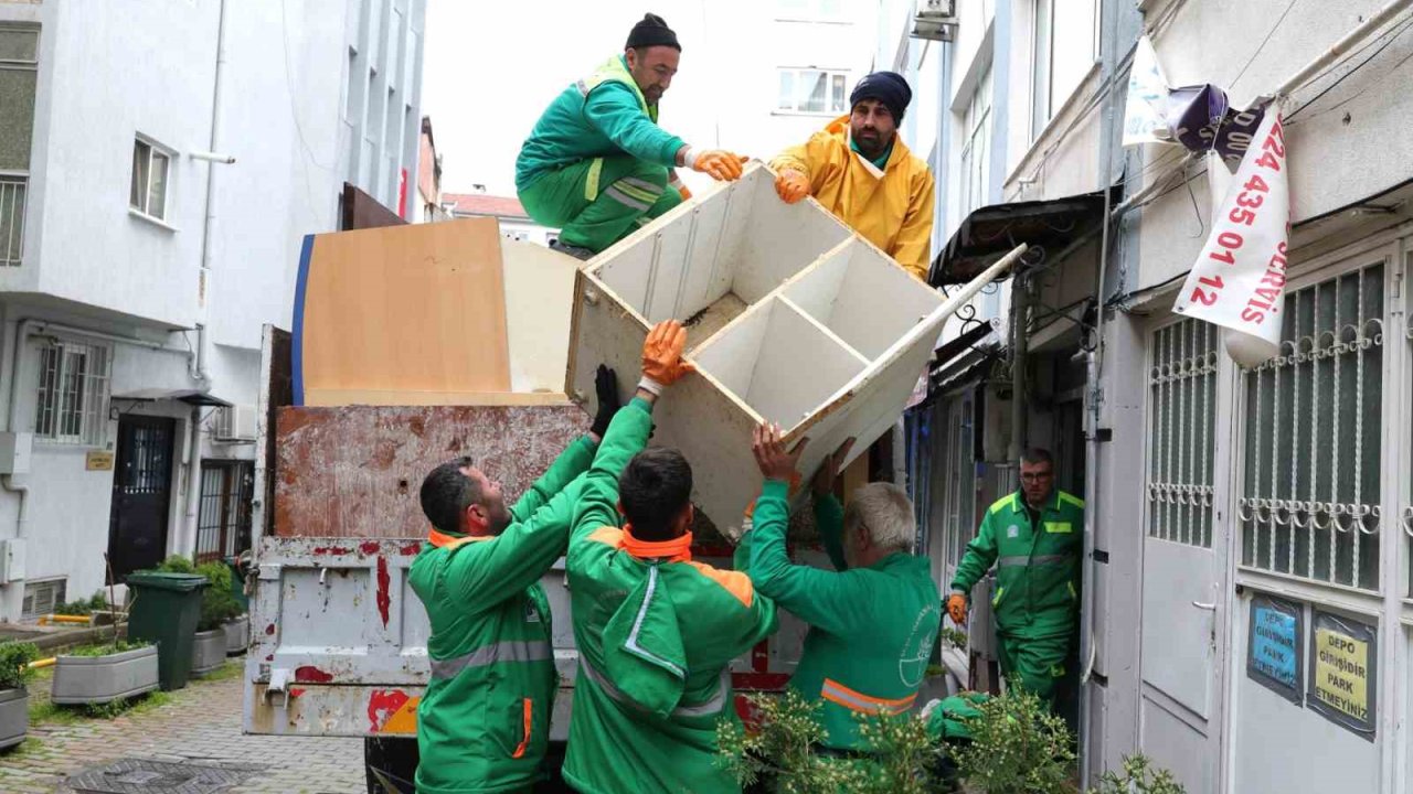 Osmangazi’de çöp eve müdahale