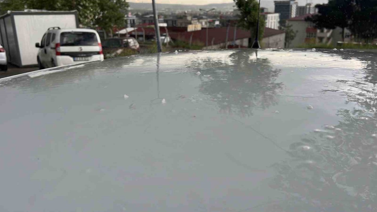 Kahramanmaraş’ta kısa süreli dolu etkili oldu