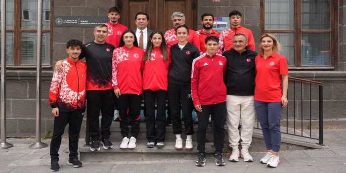 Milli atletlerden Kars Gençlik ve Spor İl Müdürü Başköylü’ye ziyaret