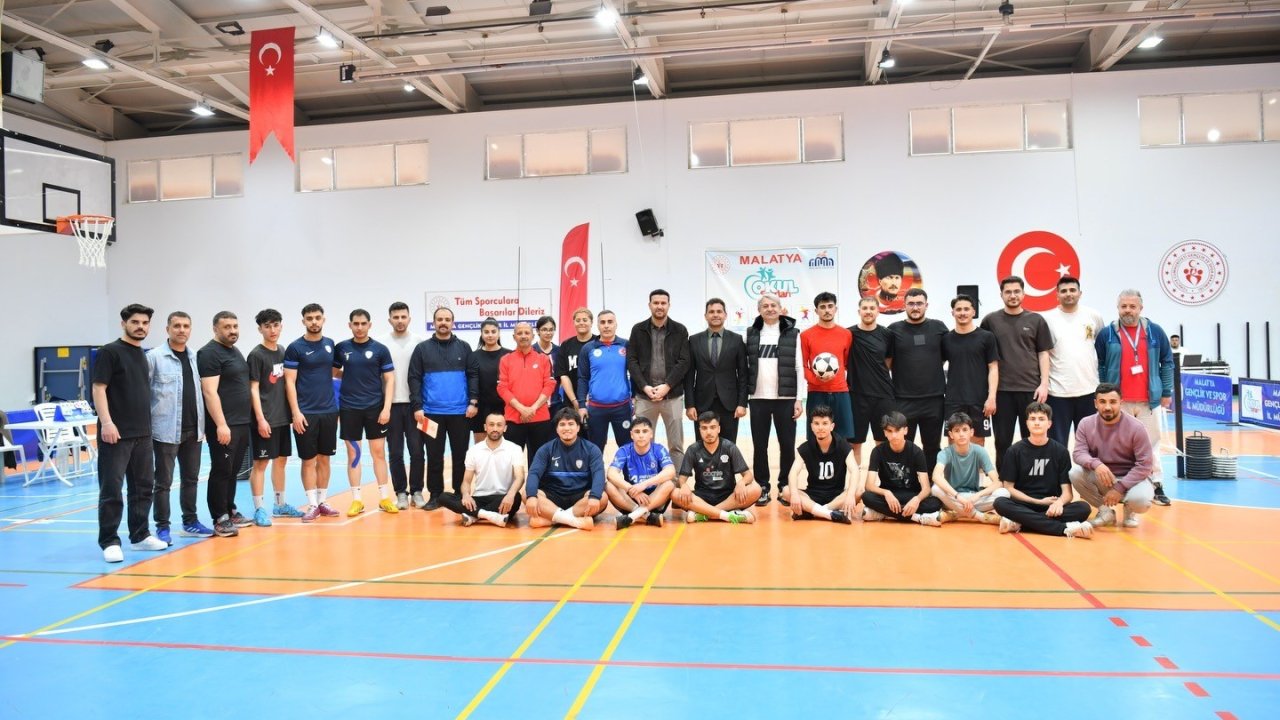 Yeşilyurt Belediyesi 3. Ayak Tenisi Turnuvası coşkulu başlangıçla start aldı