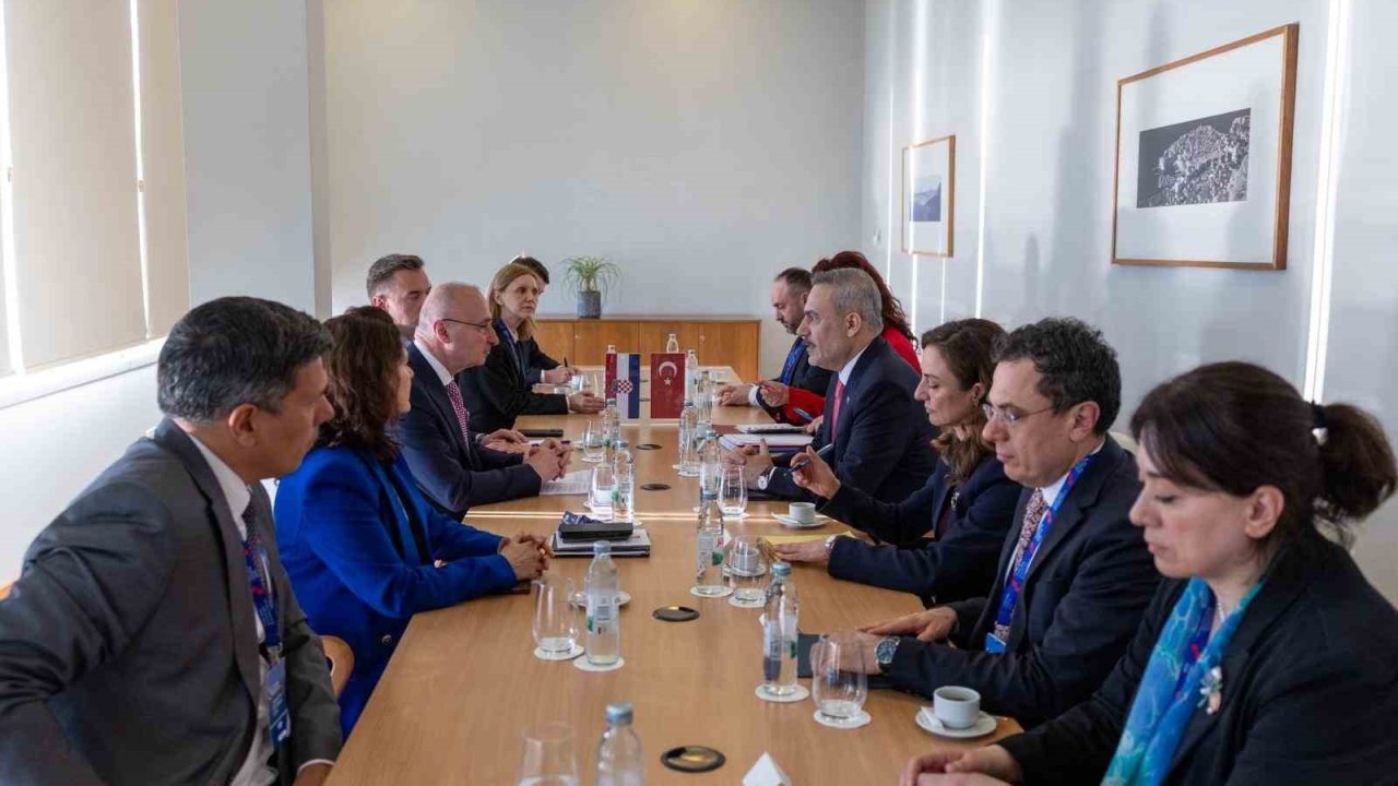 Dışişleri Bakanı Fidan, Hırvat mevkidaşı Grlic-Radman ile bir araya geldi