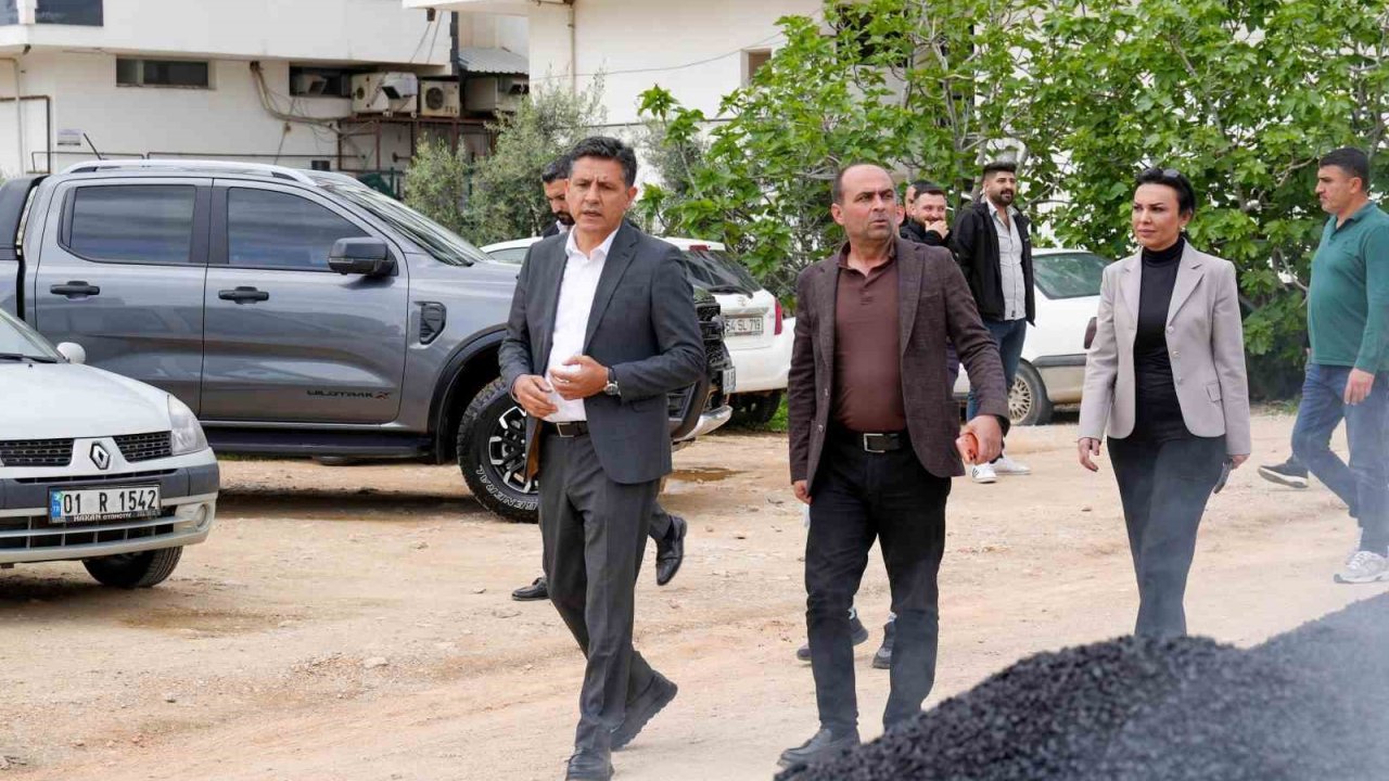 Kozan’da alt yapısı tamamlanan sokaklar asfaltlanıyor