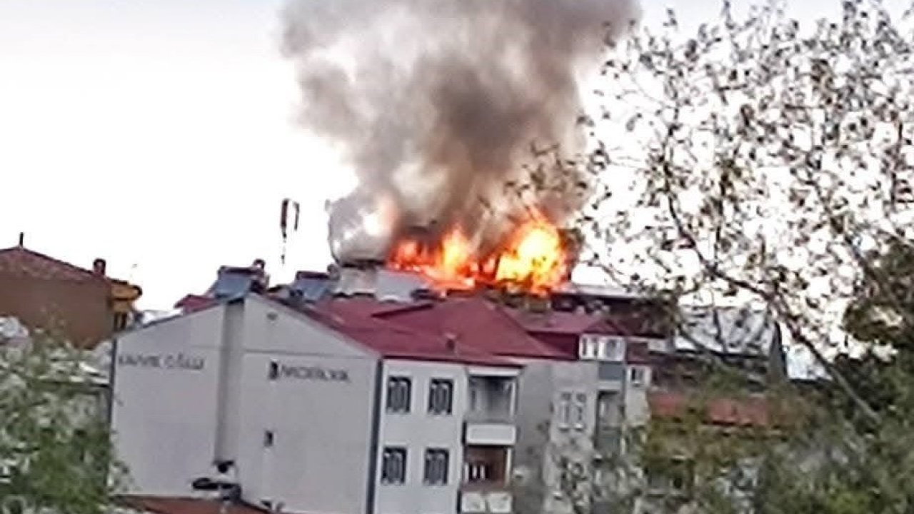 Vakfıkebir’de çatı yangını korkuttu