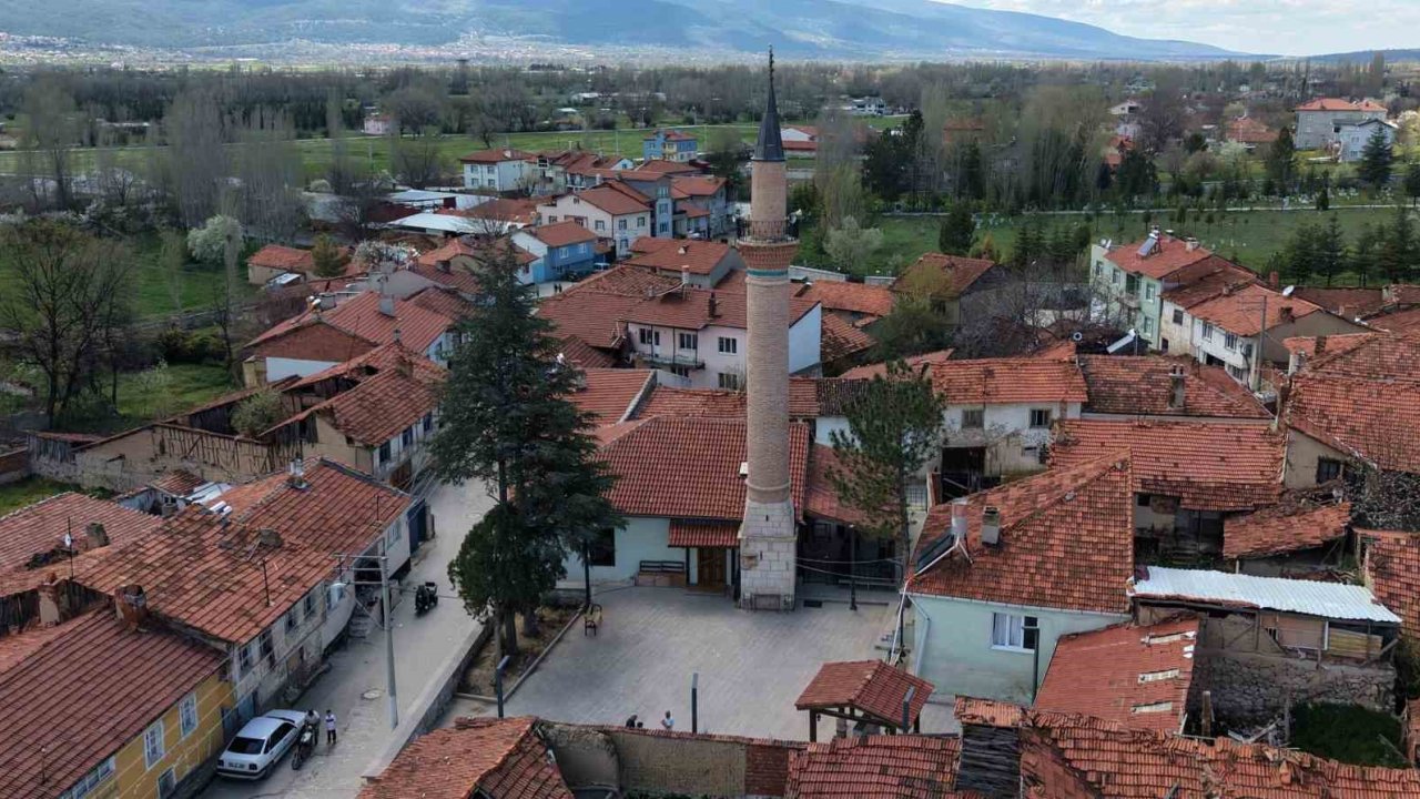 Caminin duvar boşluğundaki sır yüzyıllar sonra ortaya çıktı