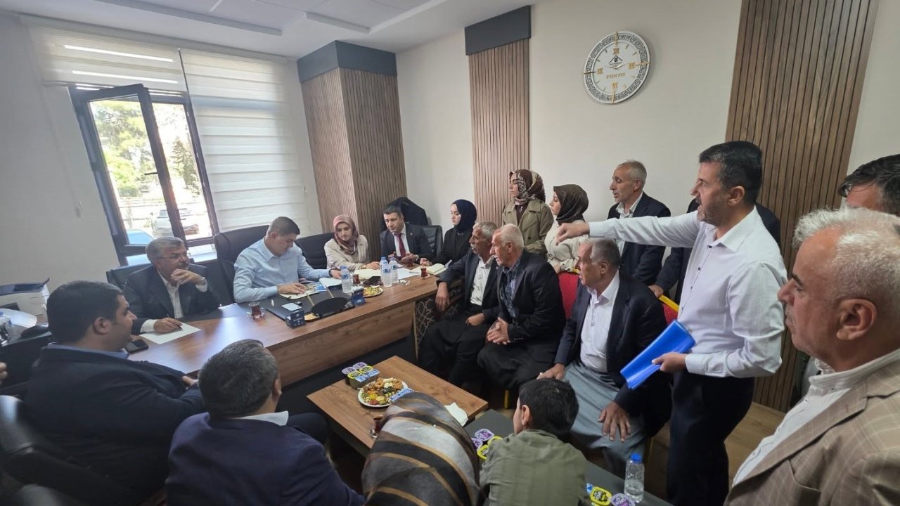 AK Parti’de "Halk Günü" Buluşması