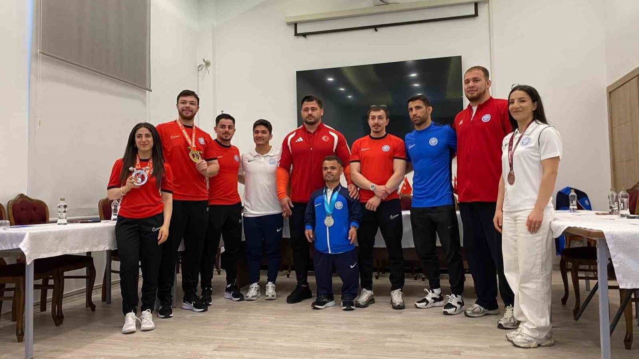 Rıza Kayaalp: "Aktif güreş yapmayan Taha Akgül rekoru kırmaya daha yakın"