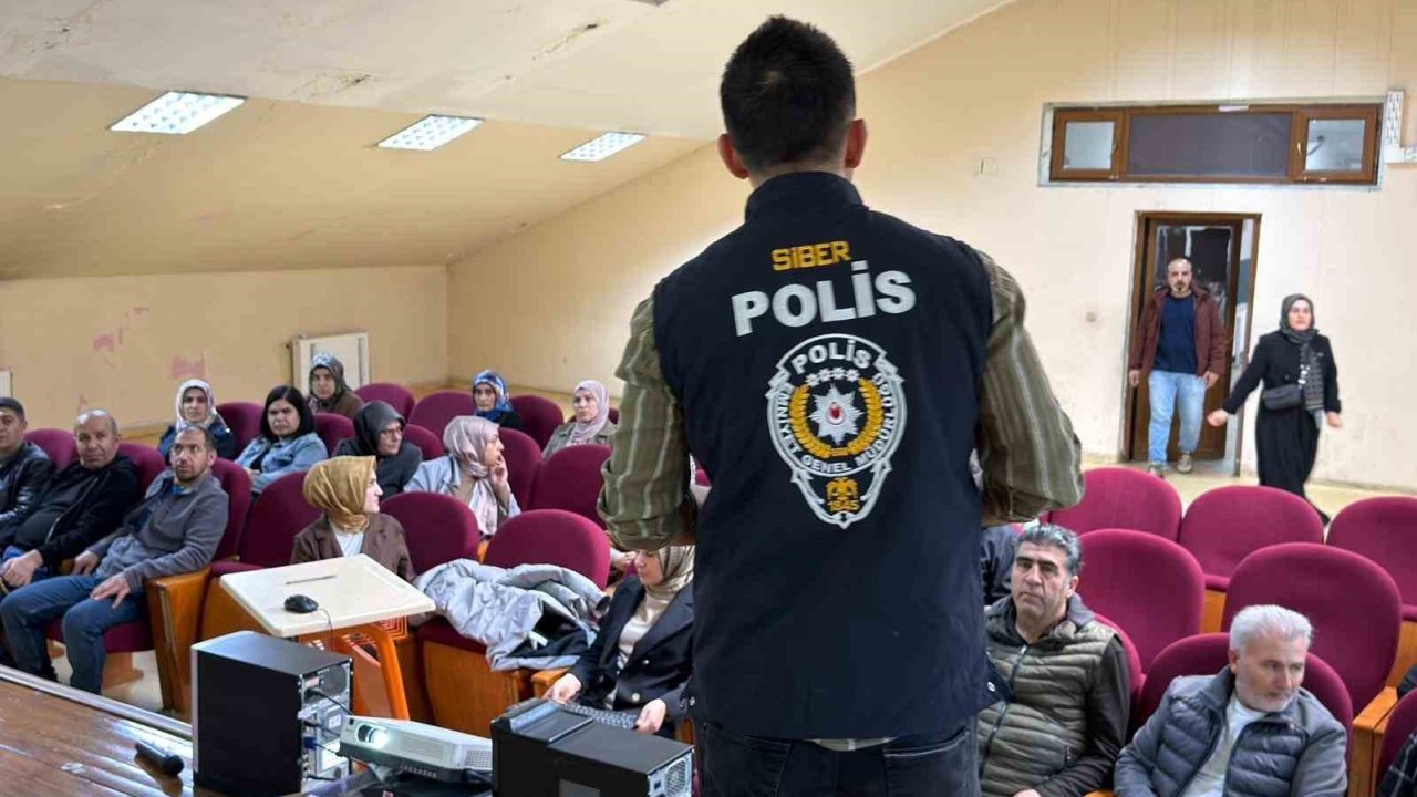 Ağrı’da öğrenci ve velilere SİBERAY semineri verildi