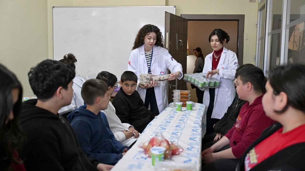 Silifke’de aşhaneden her gün yüzlerce kişiye sıcak yemek desteği