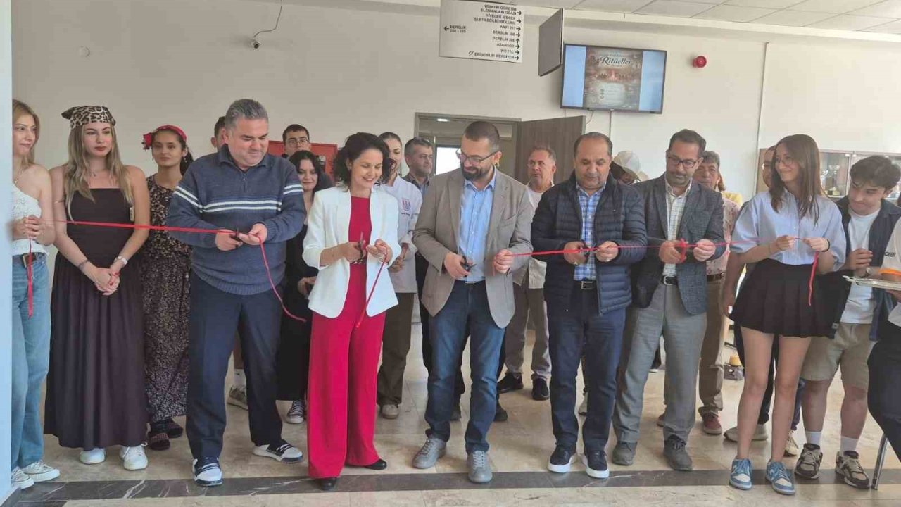 Üniversite öğrencilerinden "Anadolu Halk Kültüründe Ritüeller" sergisi