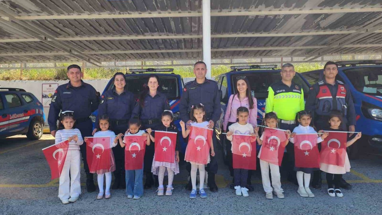 Aliağa’da, minik öğrenciler Jandarmayı yakından tanıdı