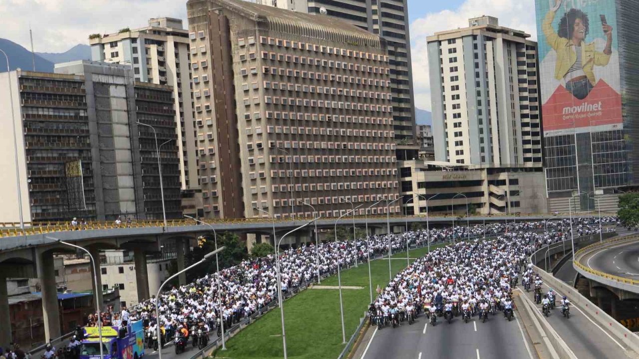 Venezuela’da ABD yaptırımlarının kaldırılması için başlatılan yürüyüş başkentte sona erdi