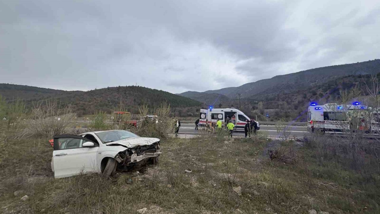 Kastamonu’da su kanalına düşen otomobildeki 4 kişi yaralandı