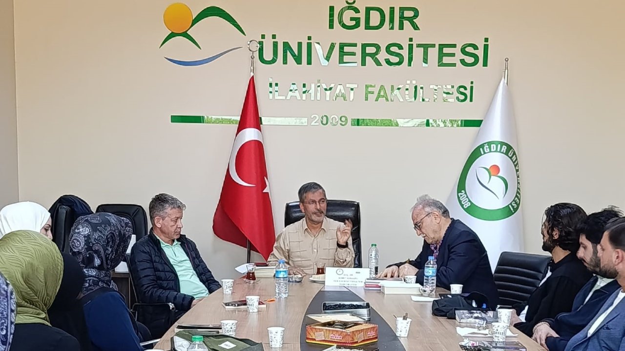 Iğdır Üniversitesi’nce kitap kritiği ve söyleşi programı düzenlendi