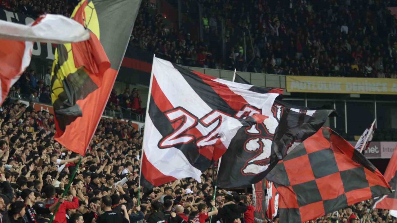 Eskişehirspor - Ayvalıkgücü biletleri 1 saatte tükendi