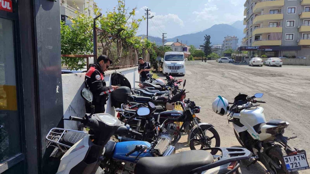 Hatay’da motosiklet tamircileri ile yedek parça satıcıları denetlendi
